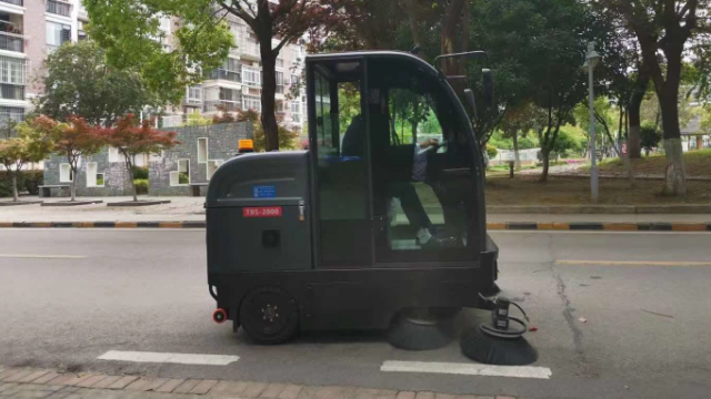 公園廣場用駕駛式掃地車